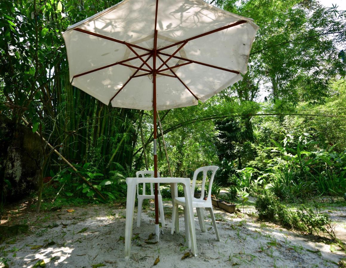 Chalé Privativo à beira do rio Jaguareguava na Mata Atlântica em Bertioga SP Exterior foto